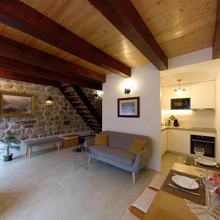 Romantic Stone House By The Sea **** Kotor Eksteriør billede
